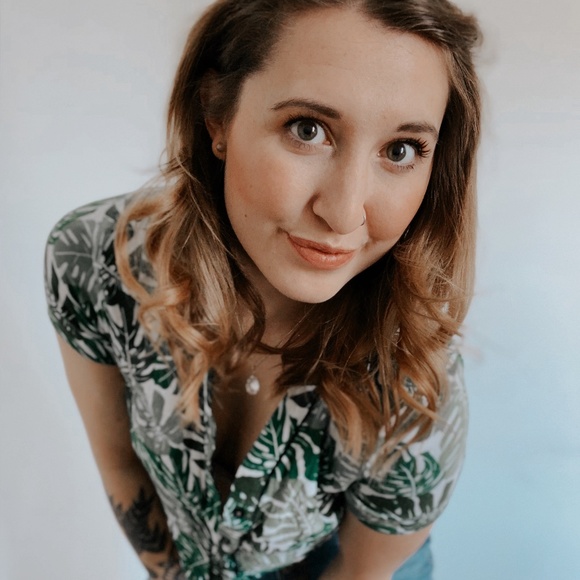 Meet your Posher, Bailey - Picture 1 of 1